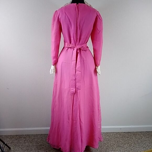 Handmade Silk Women Vintage Dress Size M Needs to Clean - Picture 2 of 16